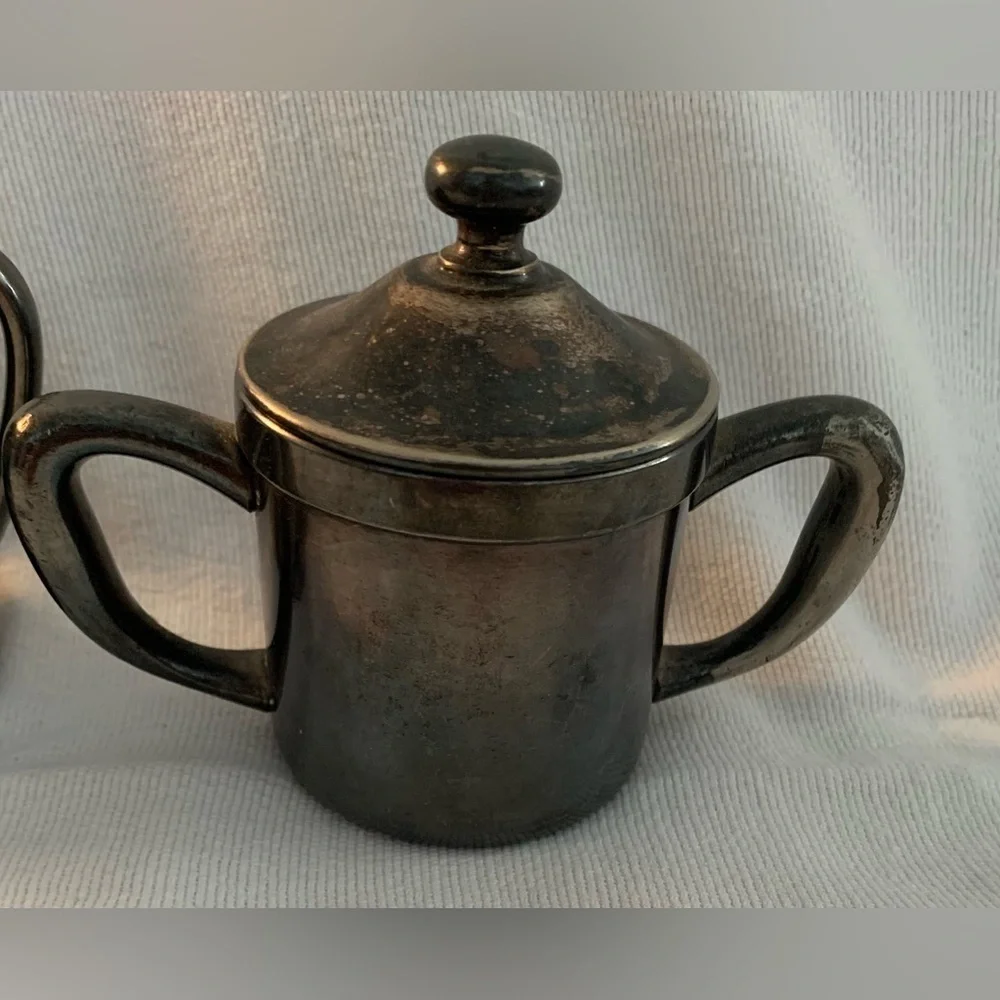 Vintage Benedict Indestructo Sugar Bowl with Lid, 3 1/2 inches Tall (Tarnished)